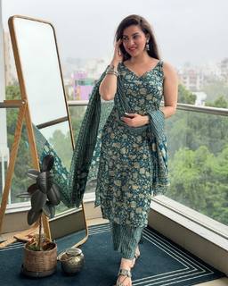 Pooja Janrao feet photo 2