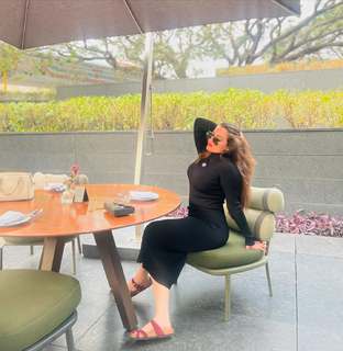 Pooja Janrao feet photo 11