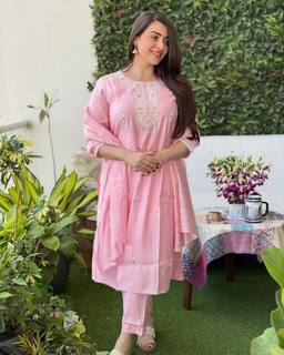 Pooja Janrao feet photo 2
