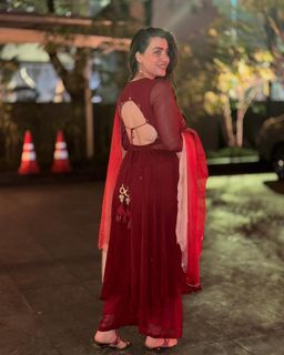 Pooja Janrao feet photo 4