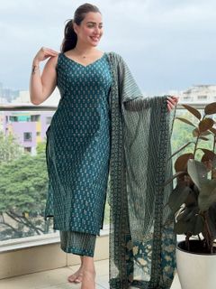 Pooja Janrao feet photo 12