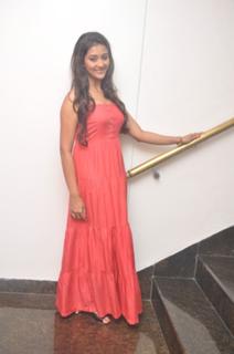 Pooja Jhaveri feet photo 20
