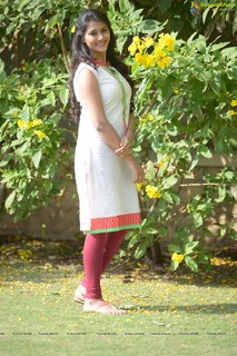 Pooja Jhaveri feet photo 4