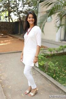 Pooja Jhaveri feet photo 1