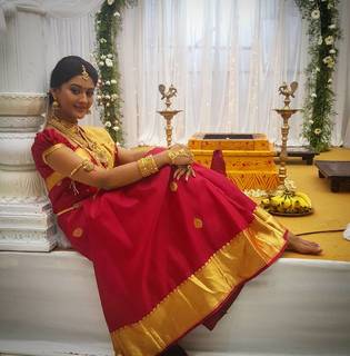 Pooja Jhaveri feet photo 2