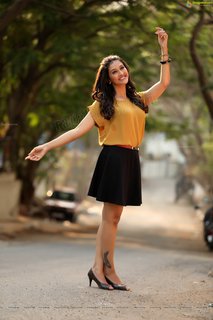 Pooja Jhaveri feet photo 19