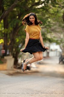 Pooja Jhaveri feet photo 15
