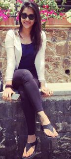 Pooja Jhaveri feet photo 8