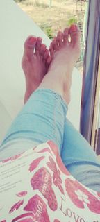 Pooja Jhaveri feet photo 6