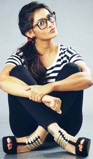 Pooja Jhaveri feet photo 5