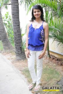 Pooja Kumar feet photo 1