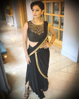Pooja Kumar feet photo 11