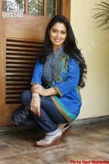 Pooja Umashankar feet photo 6