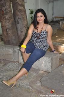Poonam Bajwa feet photo 17