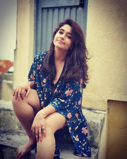 Poonam Bajwa feet photo 18