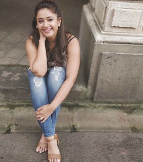 Poonam Bajwa feet photo 11