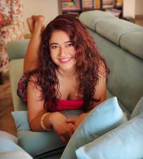 Poonam Bajwa feet photo 6
