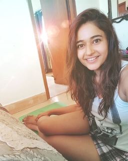 Poonam Bajwa feet photo 16