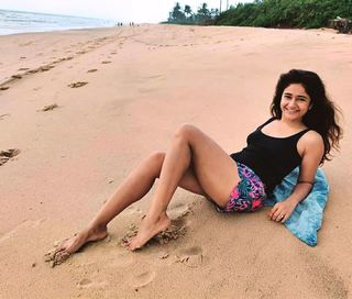 Poonam Bajwa feet photo 13