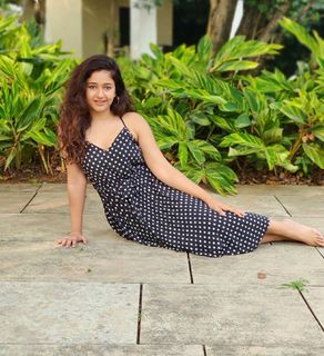 Poonam Bajwa feet photo 8