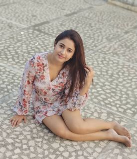 Poonam Bajwa feet photo 4