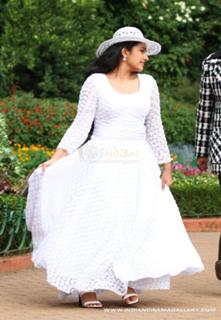 Poonam Bajwa feet photo 3