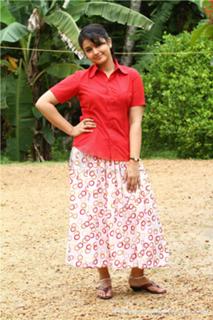 Poonam Bajwa feet photo 20