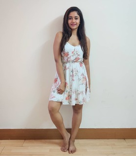 Poonam Bajwa feet photo 3