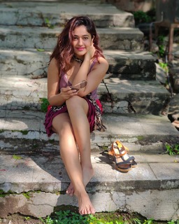Poonam Bajwa feet photo 19