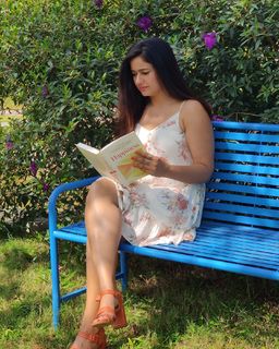 Poonam Bajwa feet photo 13