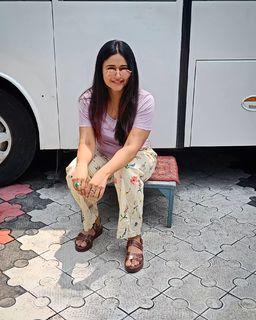 Poonam Bajwa feet photo 5