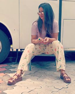 Poonam Bajwa feet photo 4