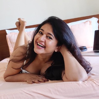 Poonam Bajwa feet photo 15