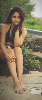 Poonam Bajwa feet photo 13