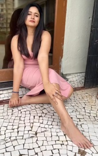 Poonam Bajwa feet photo 2