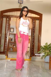 Poonam Bajwa feet photo 18