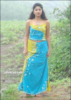 Poonam Bajwa feet photo 12
