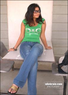 Poonam Bajwa feet photo 11
