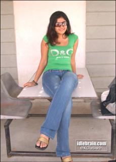 Poonam Bajwa feet photo 10
