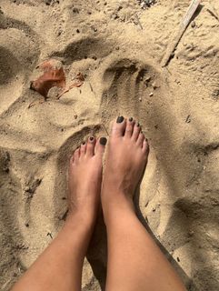 Poonam Bajwa feet photo 1
