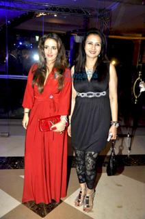 Poonam Dhillon feet photo 3