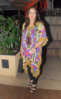 Poonam Dhillon feet photo 10