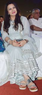 Poonam Dhillon feet photo 6
