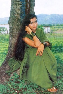 Poonam Dhillon feet photo 1