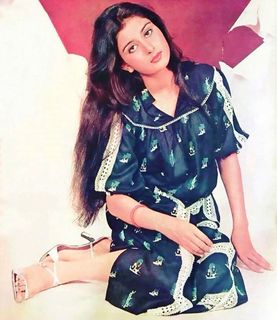 Poonam Dhillon feet photo 18