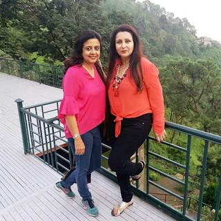 Poonam Dhillon feet photo 5