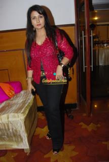Poonam Dhillon feet photo 15