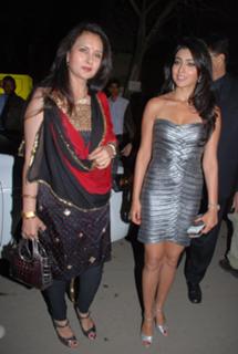 Poonam Dhillon feet photo 12