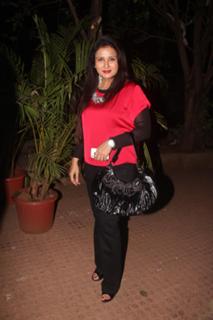 Poonam Dhillon feet photo 10