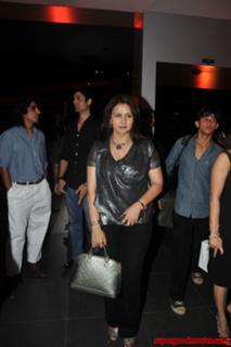 Poonam Dhillon feet photo 9